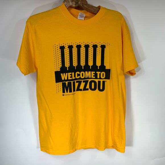 Welcome to Mizzou Gold T Shirt w Columns Design Medium - Picture 1 of 3